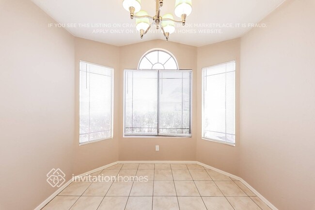 Foto del edificio - 8751 W Adam Ave
