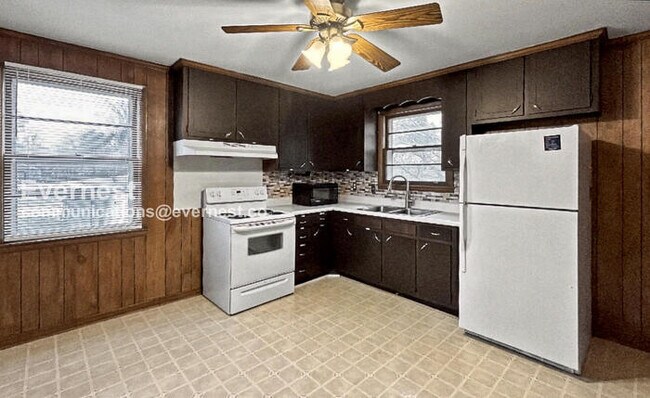 Foto del edificio - 4718 Richards Ct