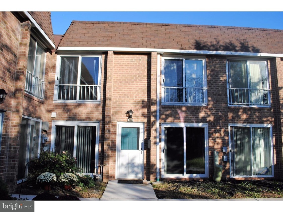 316 Valley Ct, Warminster, PA 18974 Condo for Rent in