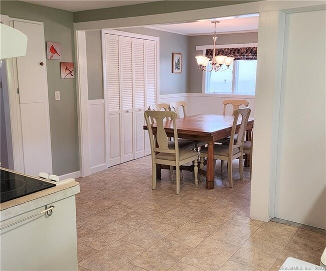 7 E Pattagansett Rd, East Lyme, CT 06357 House Rental in East Lyme, CT
