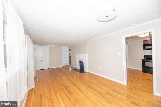 Building Photo - 2629 Blue Ridge Terrace