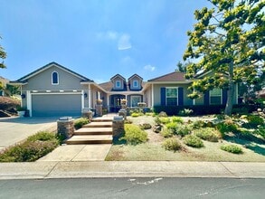 Building Photo - 933 Highland Park