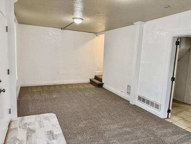 Building Photo - 1450 Clark Dr