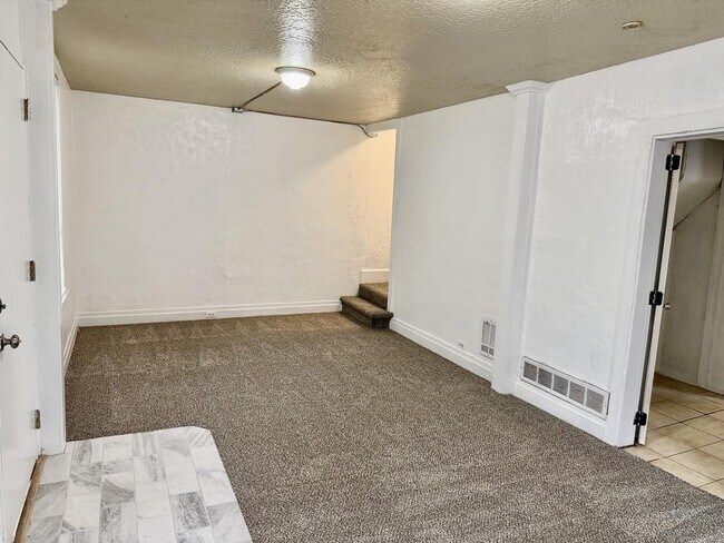 Foto del edificio - 1450 Clark Dr