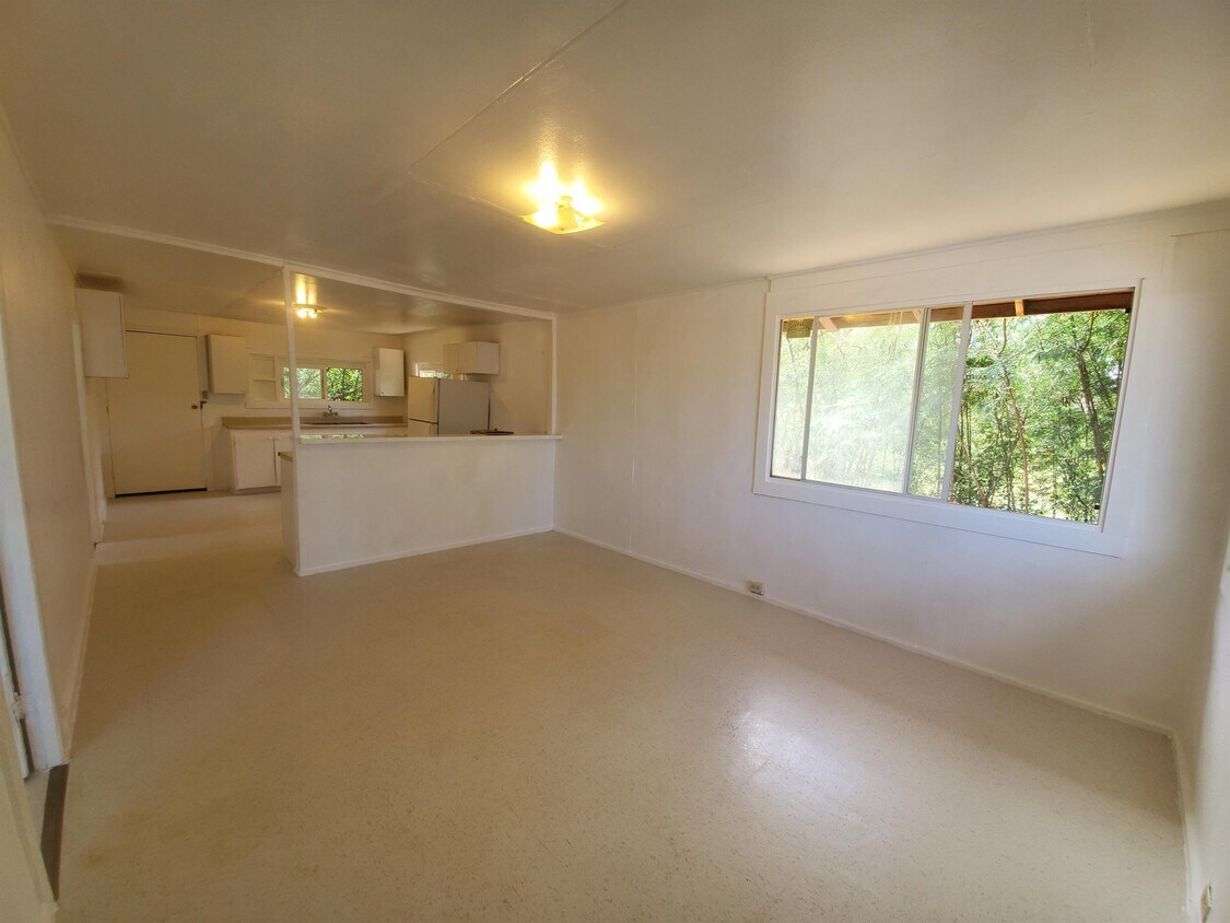 84956956 Hanalei St Unit D, Waianae, HI 96792 Room for Rent in