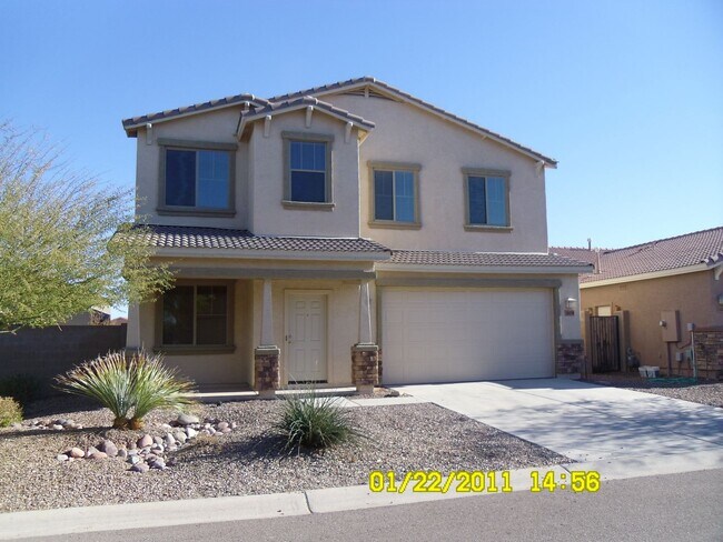 Building Photo - Available Now! 6 bed 3 bath, 3,250 SFT hou...