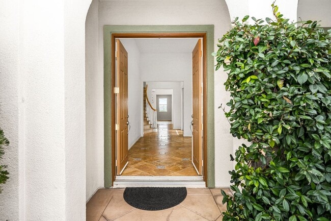Foto del edificio - 17450 Bramble Ct