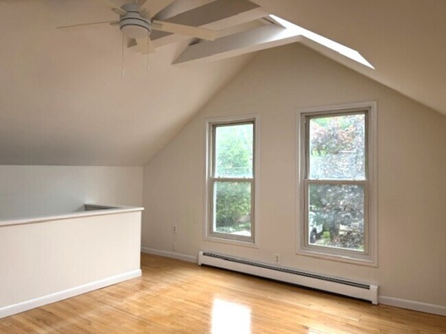Foto del edificio - 241 Nelson Ave