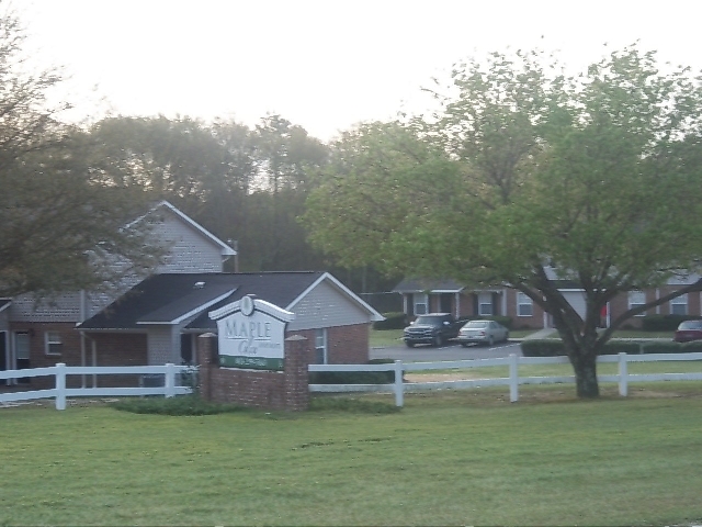 Building Photo - Maple Glen Apartments