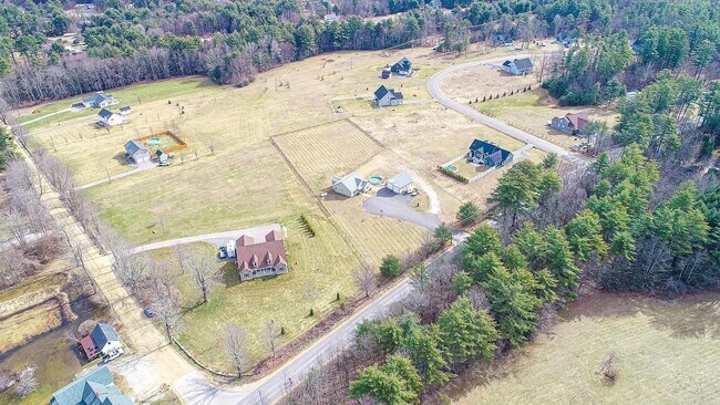 Building Photo - 8 Batchelder Rd