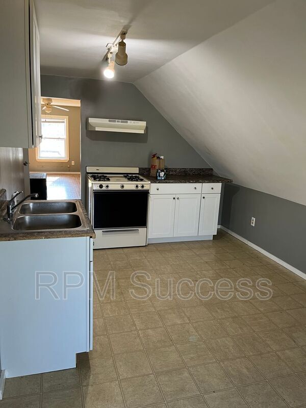 Building Photo - 69 South St