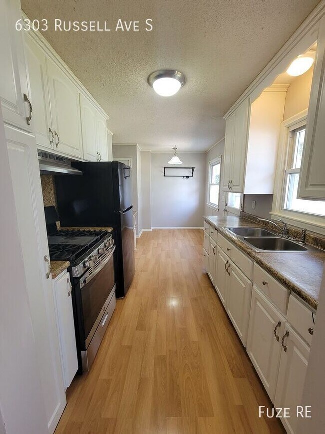 Foto del edificio - 6303 Russell Ave S