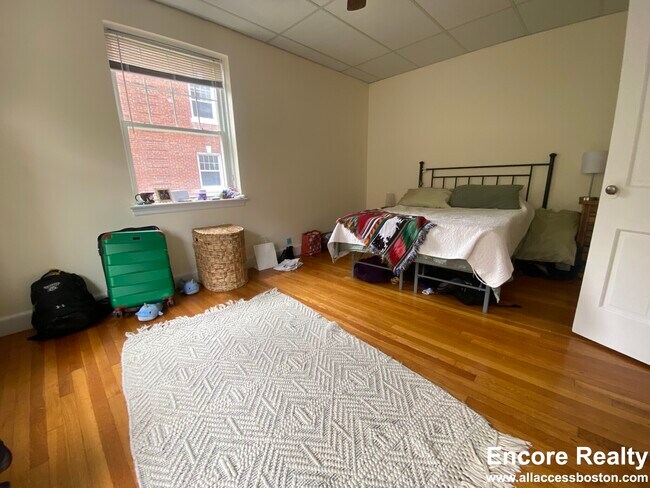 Foto del edificio - 24 Fairbanks St