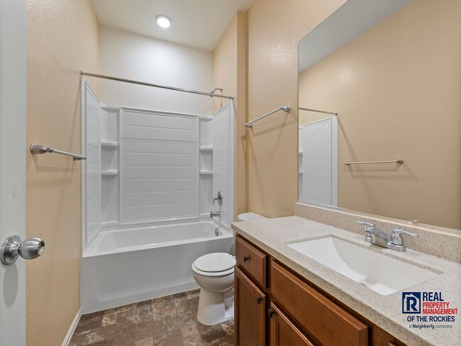 Building Photo - Beautiful Newer Home in Windsor – 3 Bed, 2...