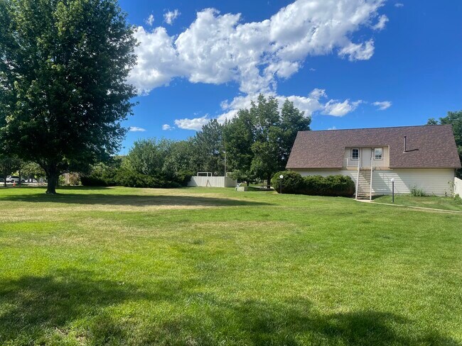 Photo - 6036 Gunbarrel Ave Apartment