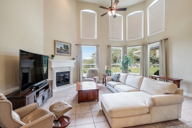 Foto del edificio - 18211 Branson Falls