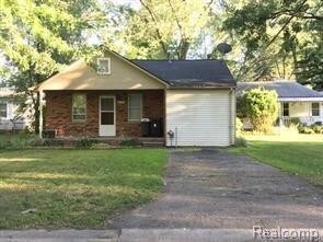 Primary Photo - 33505 Kirby St