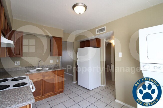 Building Photo - 6742 W Palmaire Ave