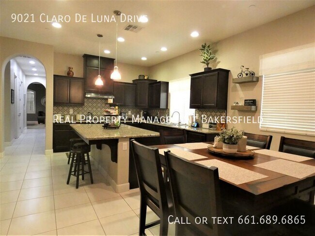 Building Photo - 9021 Claro De Luna Dr