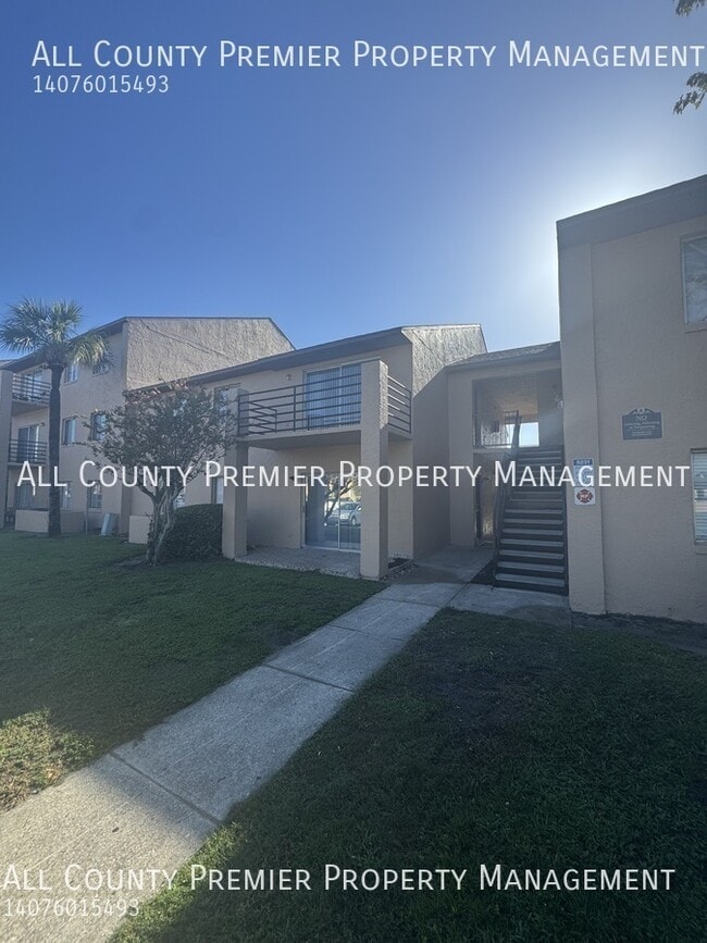 Building Photo - 5231 Via Hacienda Cir