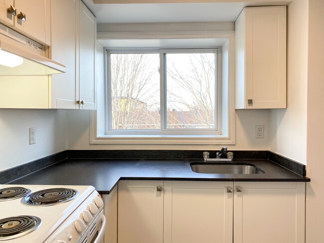 Photo du bâtiment - 625 Borthwick Ave