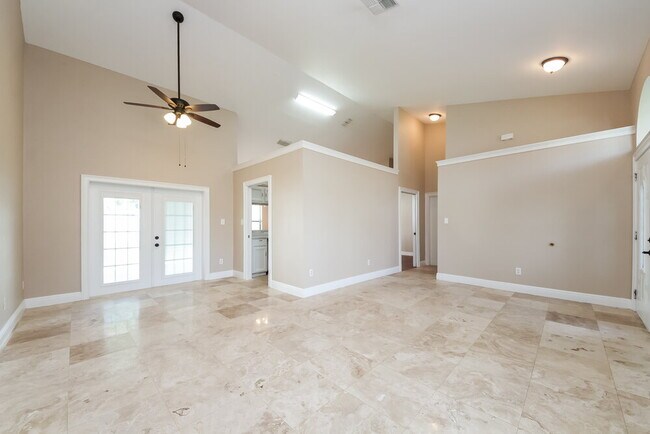 Foto del edificio - 1633 Liggins Ave