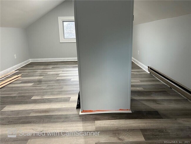 Building Photo - 95 New Canaan Ave