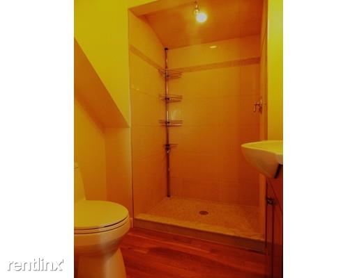 Building Photo - 4 br, 4.5 bath  - 1 Springer St