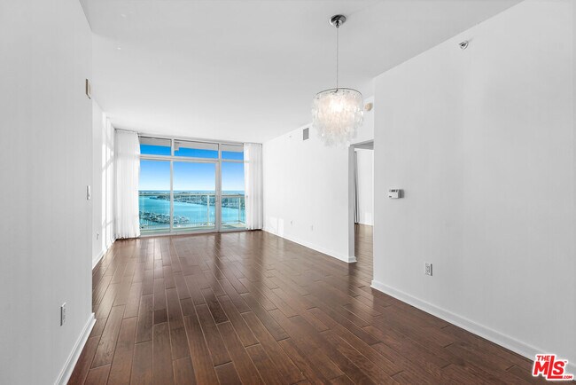 Foto del edificio - 13700 Marina Pointe Dr