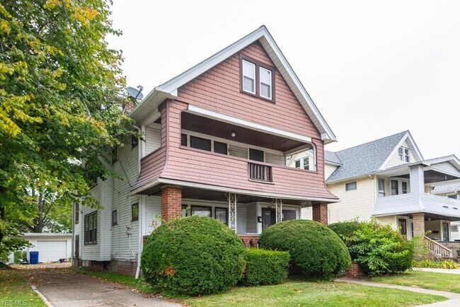 Foto del edificio - 15819 Parkgrove Ave