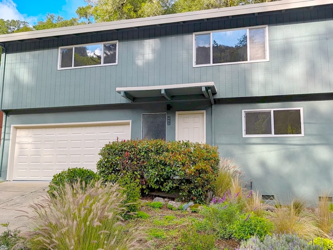 Building Photo - 128 Bothin Rd