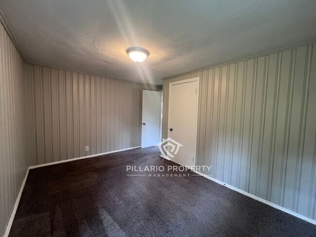 Building Photo - Cozy 2bd/1ba Located in Warren Township Av...