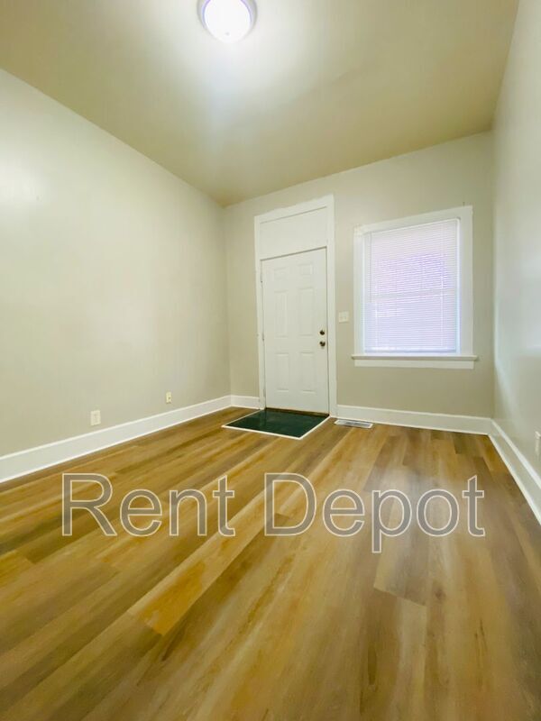 Foto del edificio - 1511 E Illinois St