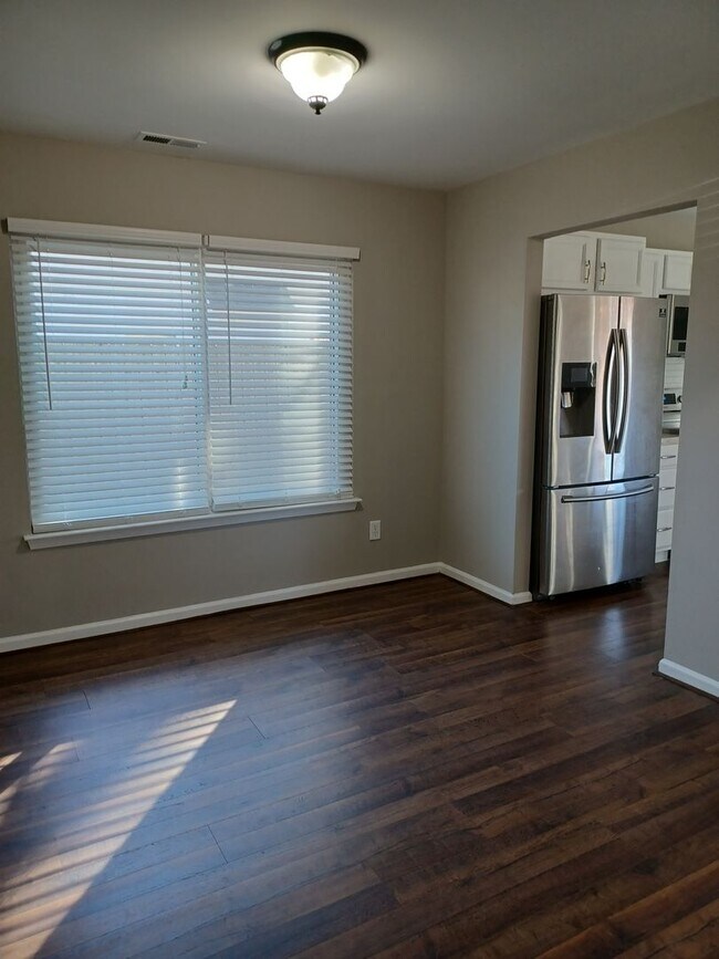 Foto del edificio - Beautiful 4 Bedroom Home in Virginia Beach