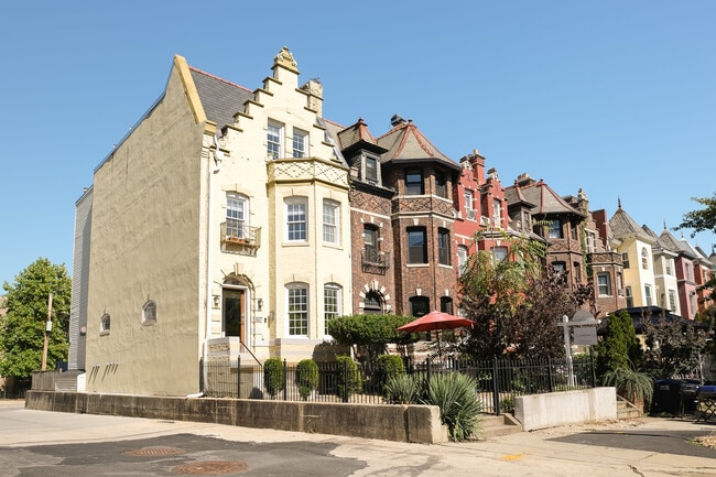 Building Photo - 1337 Harvard St NW