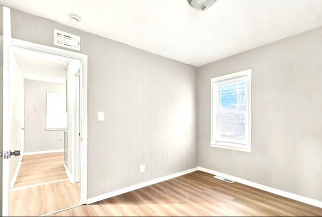 Foto del edificio - 8499 Meadow Ave