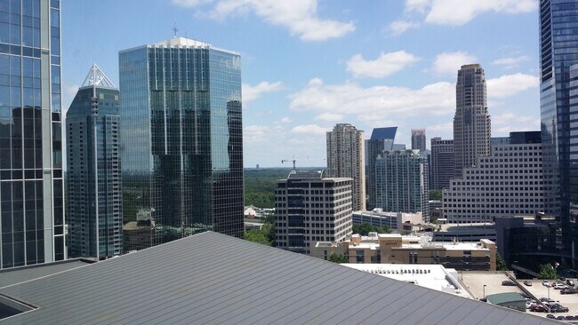 Building Photo - Gorgeous 1 Bedroom/1 Bath available now! Terminus Building - Buckhead