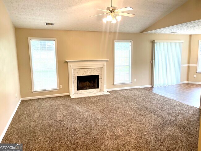 Building Photo - 100 Oak Hill Dr