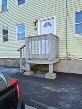 Building Photo - 102 Pleasant St