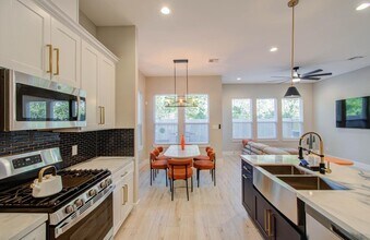 Building Photo - 4205 Stassen St