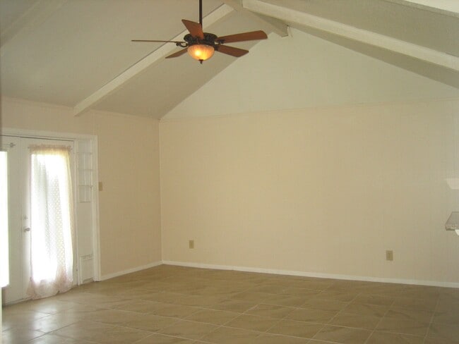 Building Photo - 10426 Sagebluff Dr