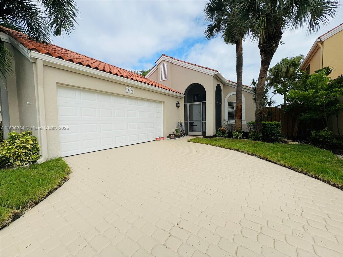 Primary Photo - 13174 La Lique Ct
