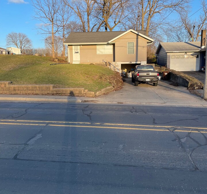 Front - 611 S Main St