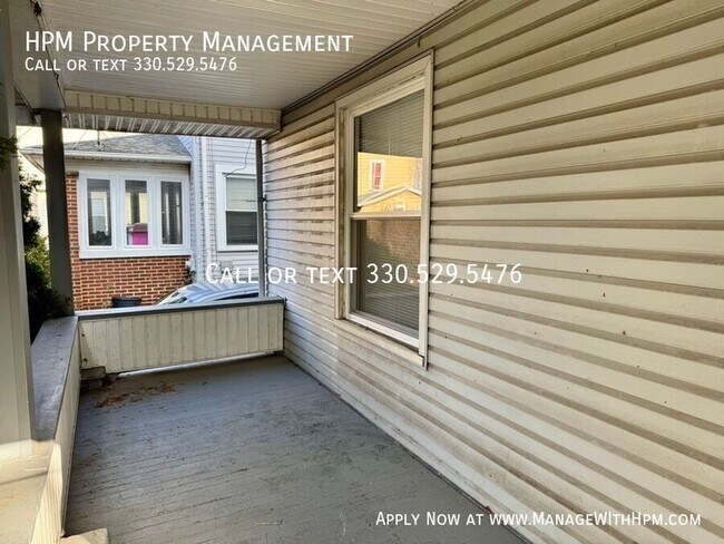Foto del edificio - 212 Dryden Ave SW