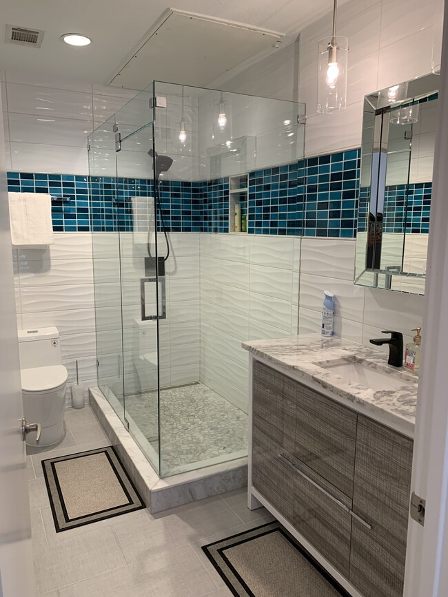 Bathroom - 3025 Bryan St