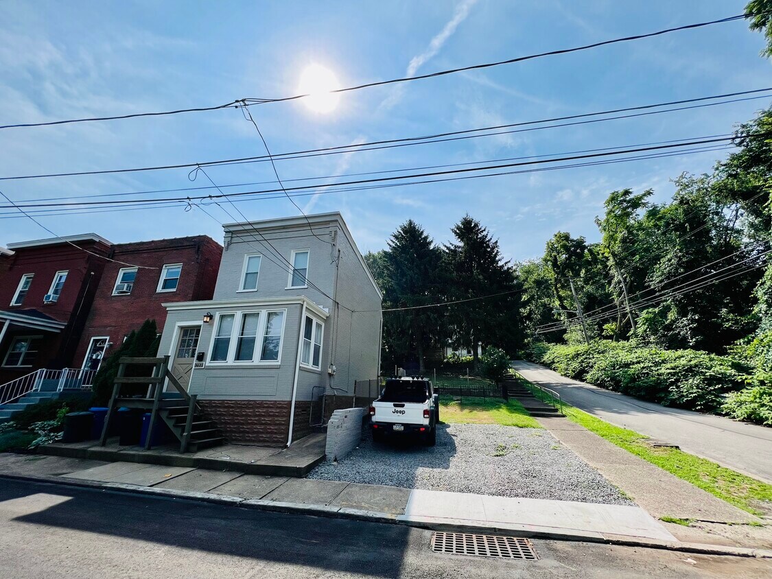 Primary Photo - 5602 Duncan St