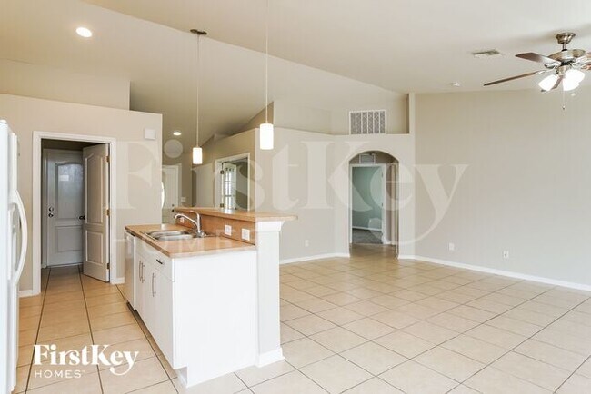 Foto del edificio - 2237 Tropicana Parkway W
