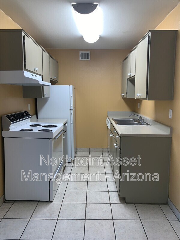 Foto del edificio - 3993 N Campbell Ave
