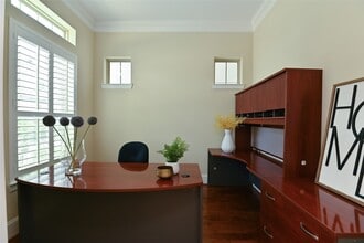 Building Photo - 11906 McNabb Ln