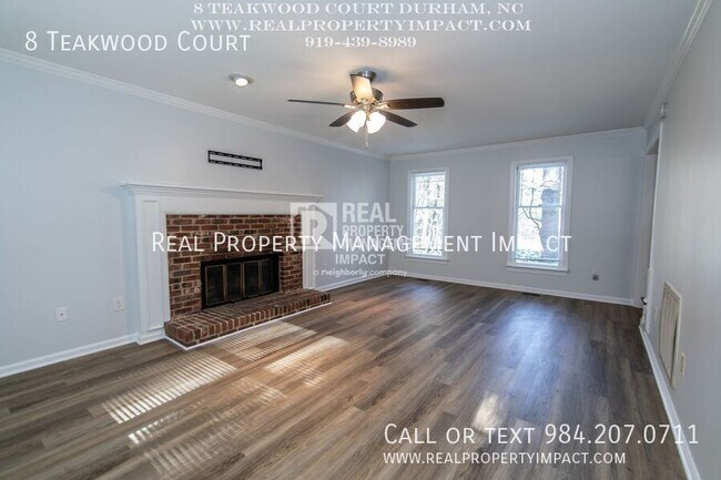 Foto del edificio - 8 Teakwood Ct
